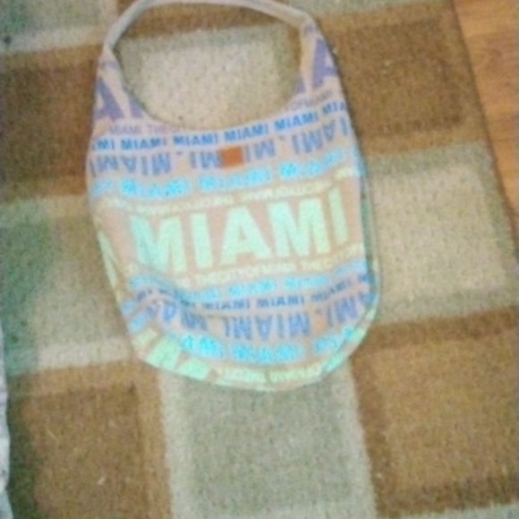 Robin Ruth - Picture 3 of 6